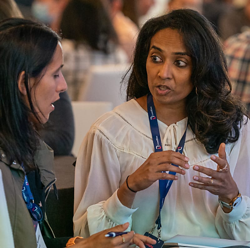 Delegates engaged in a deep conversation at LeadingEng London